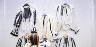 La blusa tradicional, inmortalizada por Matisse, hecha el objeto de recuperación política en Rumania la-blusa-tradicional,-inmortalizada-por-matisse,-hecha-el-objeto-de-recuperacion-politica-en-rumania