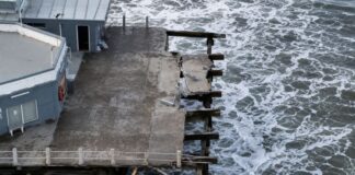 Temporal feroz en Mar del Plata: el fuerte oleaje dañó el histórico muelle del Club de Pesca temporal-feroz-en-mar-del-plata:-el-fuerte-oleaje-dano-el-historico-muelle-del-club-de-pesca