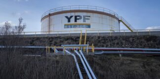Argentina YPF busca programa de incentivos para proyecto petrolero de US$25.000 millones argentina-ypf-busca-programa-de-incentivos-para-proyecto-petrolero-de-us$25.000-millones